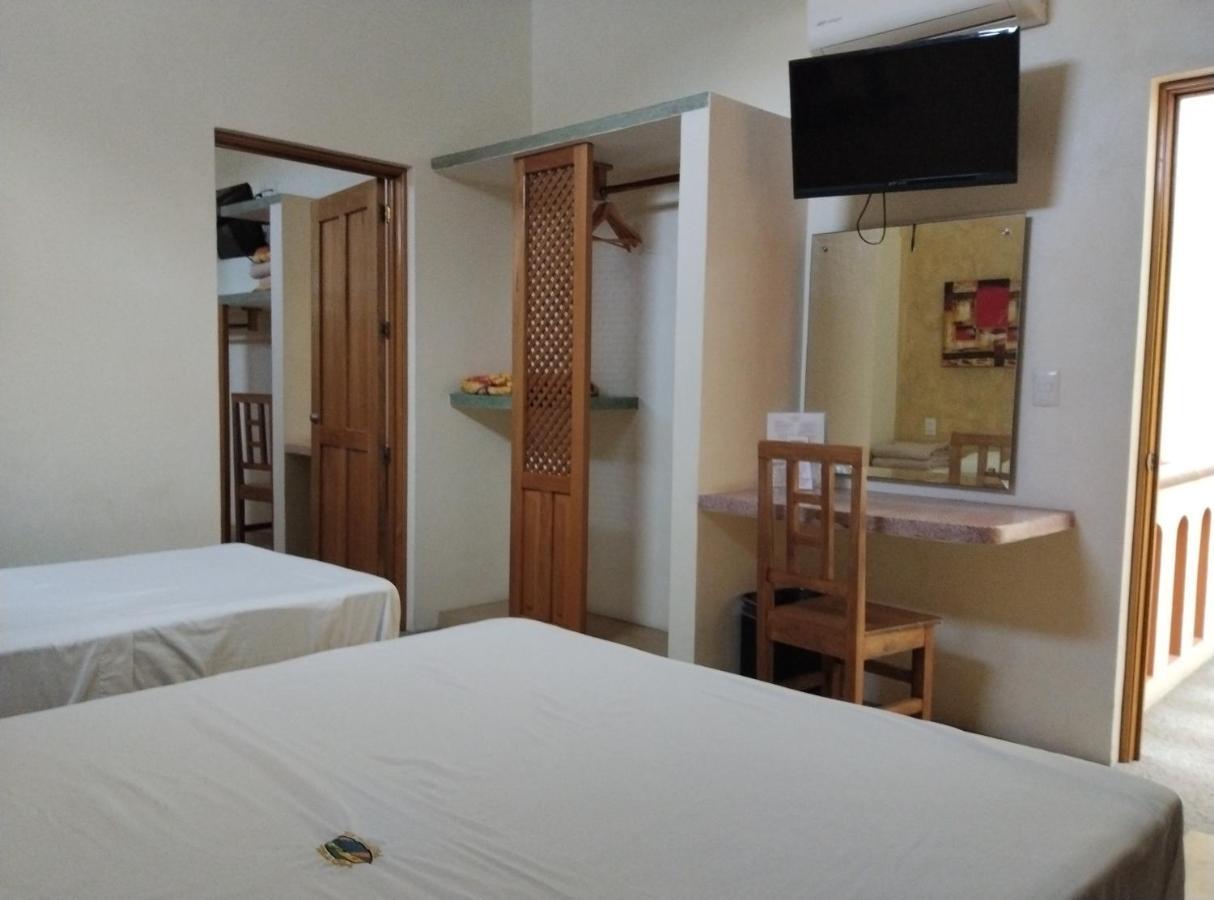 Hotel Puerta Del Sol