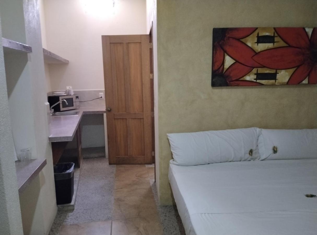 Hotel Puerta Del Sol